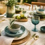 Les 8 tendances de vaisselle chic pour sublimer vos repas d’été à la maison